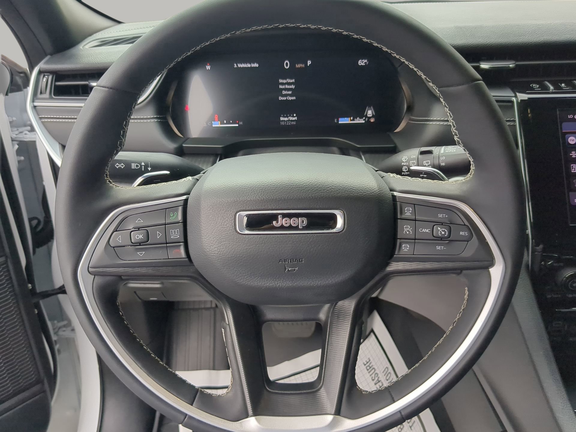 Used 2025 Jeep Grand Cherokee L Altitude image 58