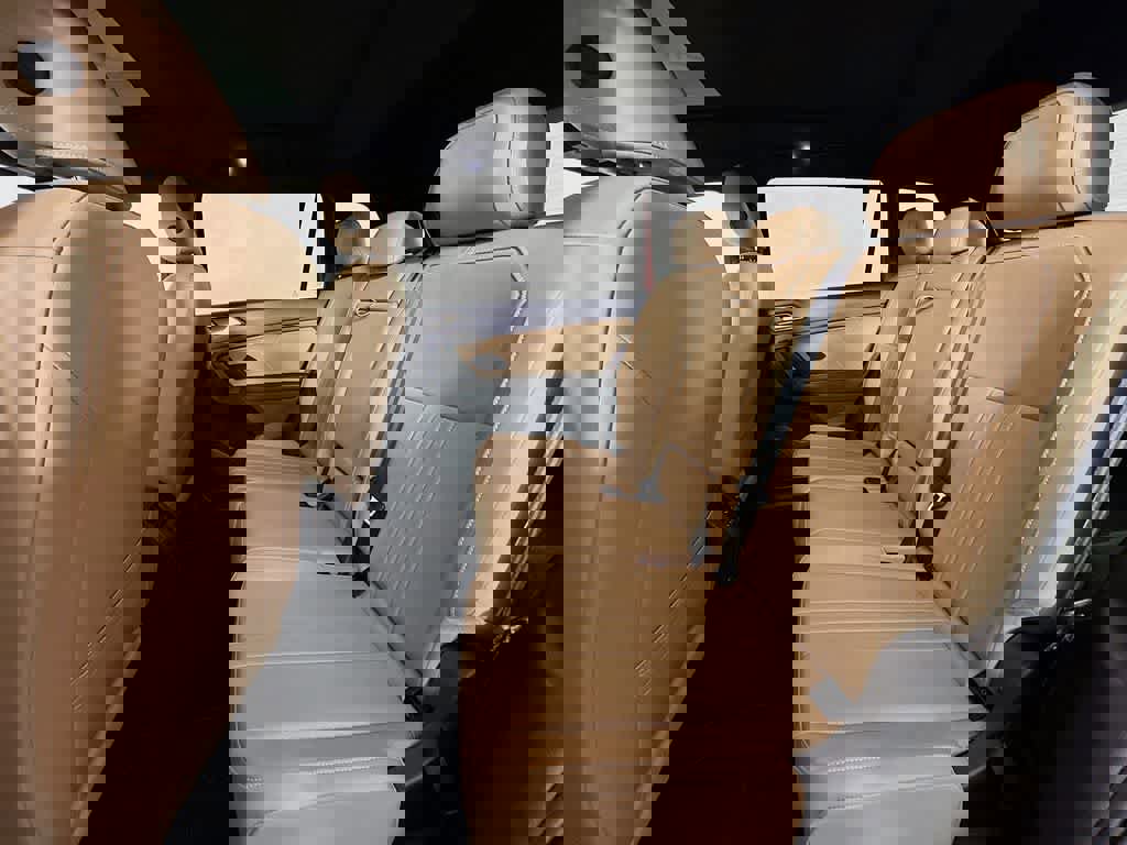 Used 2024 Volkswagen Tiguan SE R-Line image 17