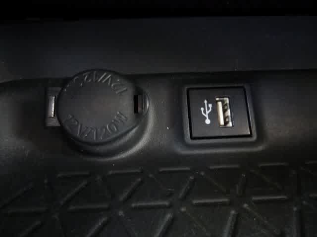Used 2024 Toyota RAV4 XLE AWD/4WD image 28