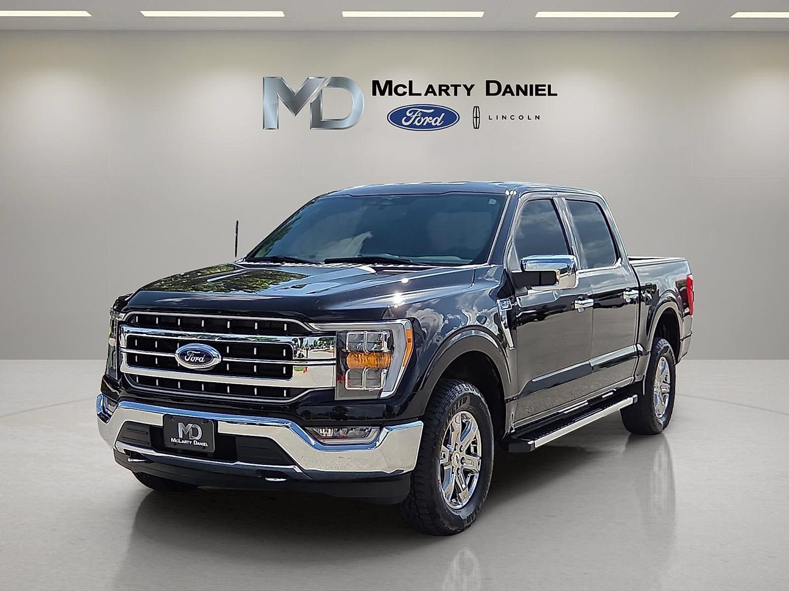 Certified 2023 Ford F150 Lariat w/ FX4 Off-Road Package AWD/4WD image 2