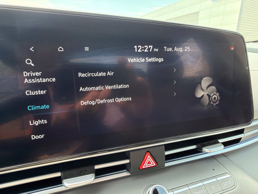 Used 2025 Hyundai Elantra SEL FWD image 37