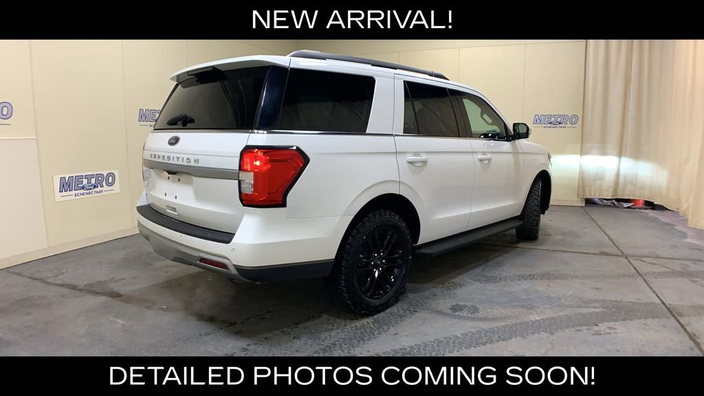 Certified 2024 Ford Expedition XLT AWD/4WD image 3