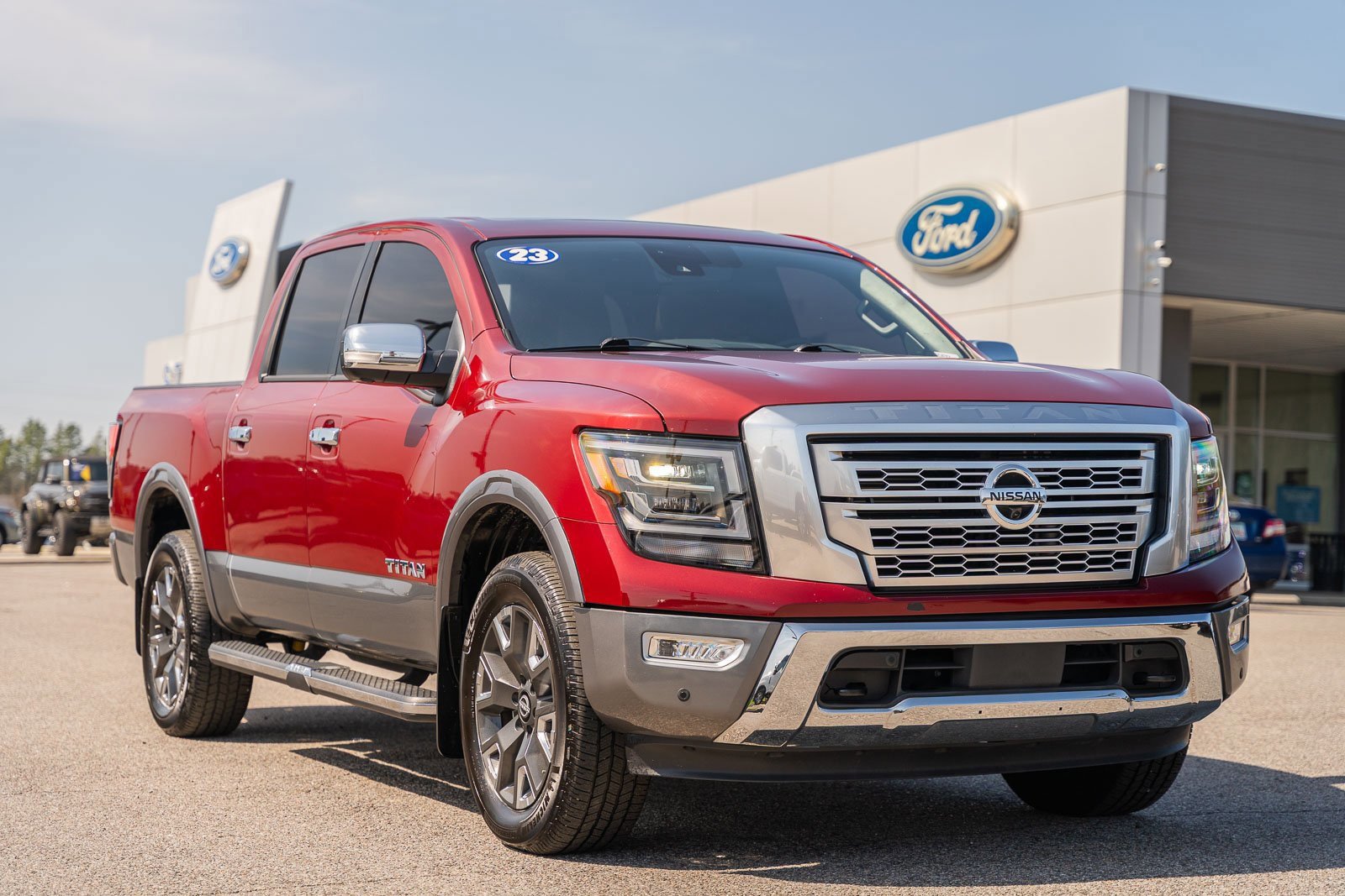 Used 2023 Nissan Titan Platinum Reserve w/ Moonroof Package image 8