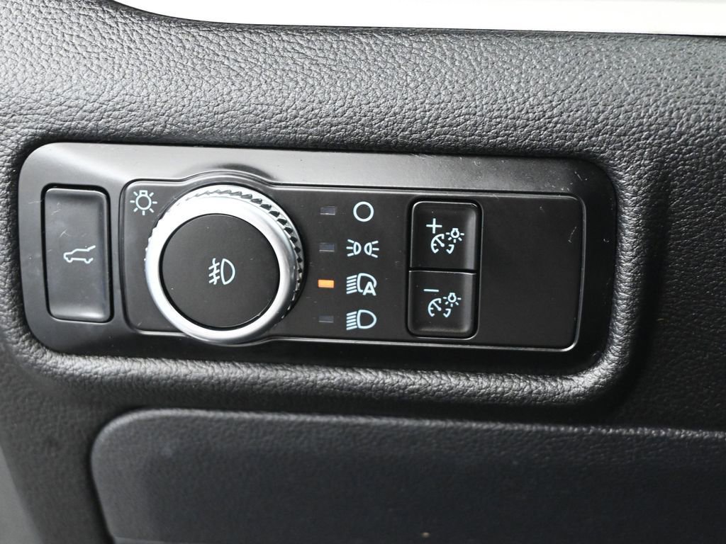 Certified 2023 Ford Explorer XLT w/ Equipment Group 202A image 13