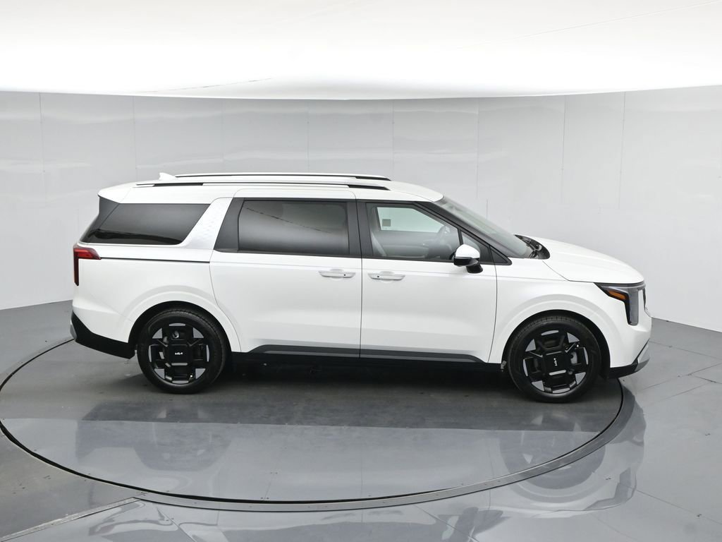 Used 2025 Kia Carnival EX image 39