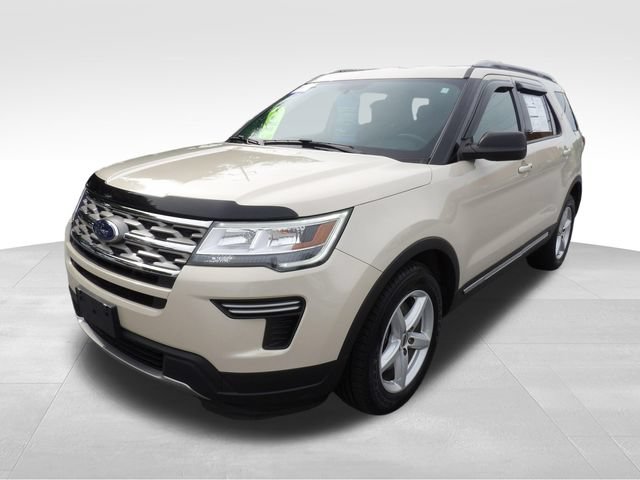 Certified 2018 Ford Explorer XLT FWD image 3