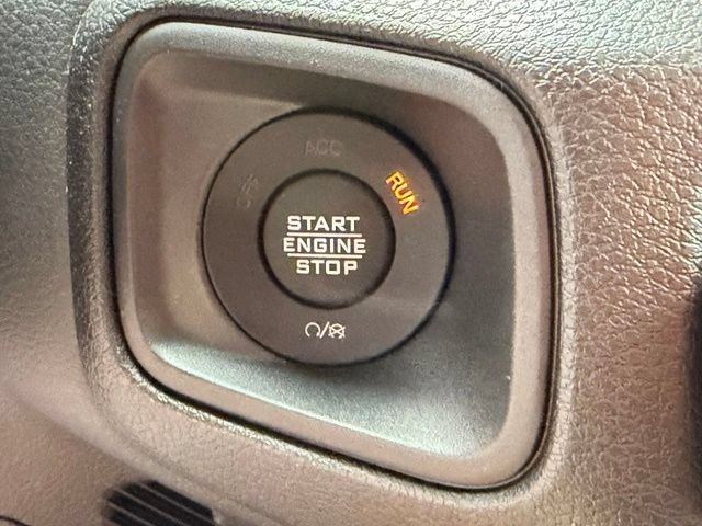 Used 2025 Jeep Wrangler Sport AWD/4WD image 11