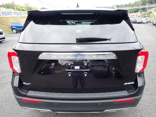 Certified 2023 Ford Explorer XLT w/ Equipment Group 202A image 3
