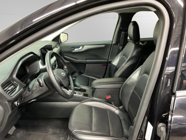 Certified 2024 Ford Escape Platinum AWD/4WD image 9