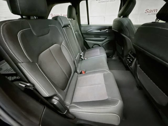 Used 2024 Jeep Grand Cherokee Laredo X w/ Luxury Tech Group I AWD/4WD image 27