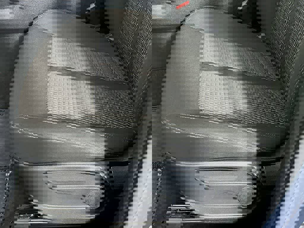 Used 2023 Kia Sorento LX image 29