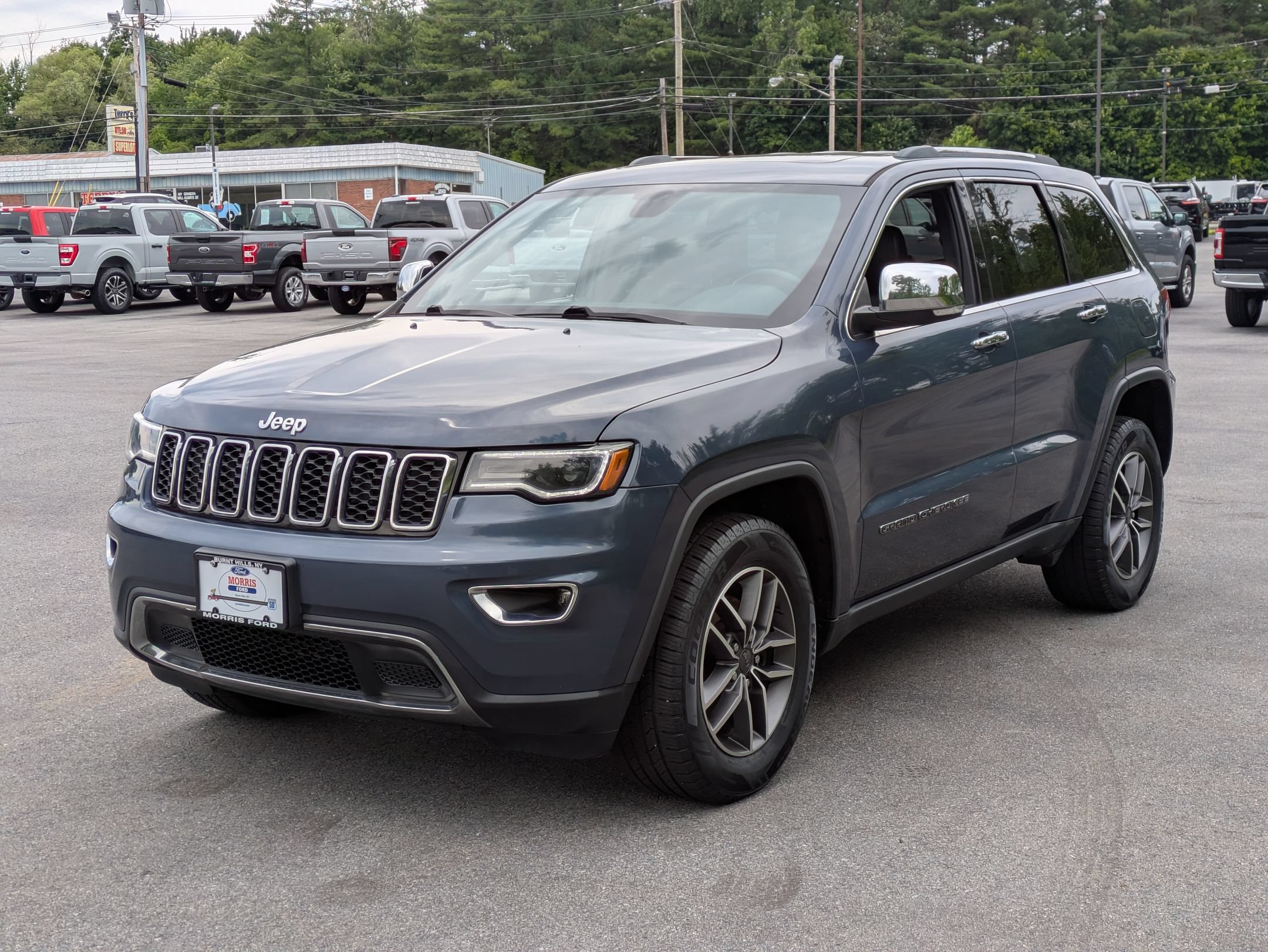 Used 2020 Jeep Grand Cherokee Limited w/ Premium Lighting Group AWD/4WD image 5