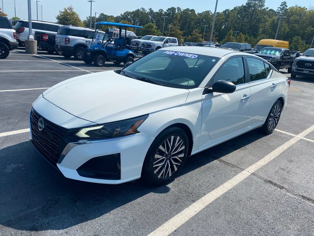 Used 2025 Nissan Altima 2.5 SV FWD image 3