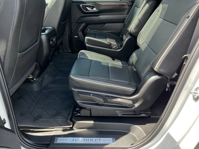Used 2024 Chevrolet Suburban Premier w/ Premium Package AWD/4WD image 27