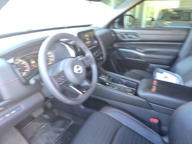 Used 2025 Nissan Pathfinder Rock Creek image 9