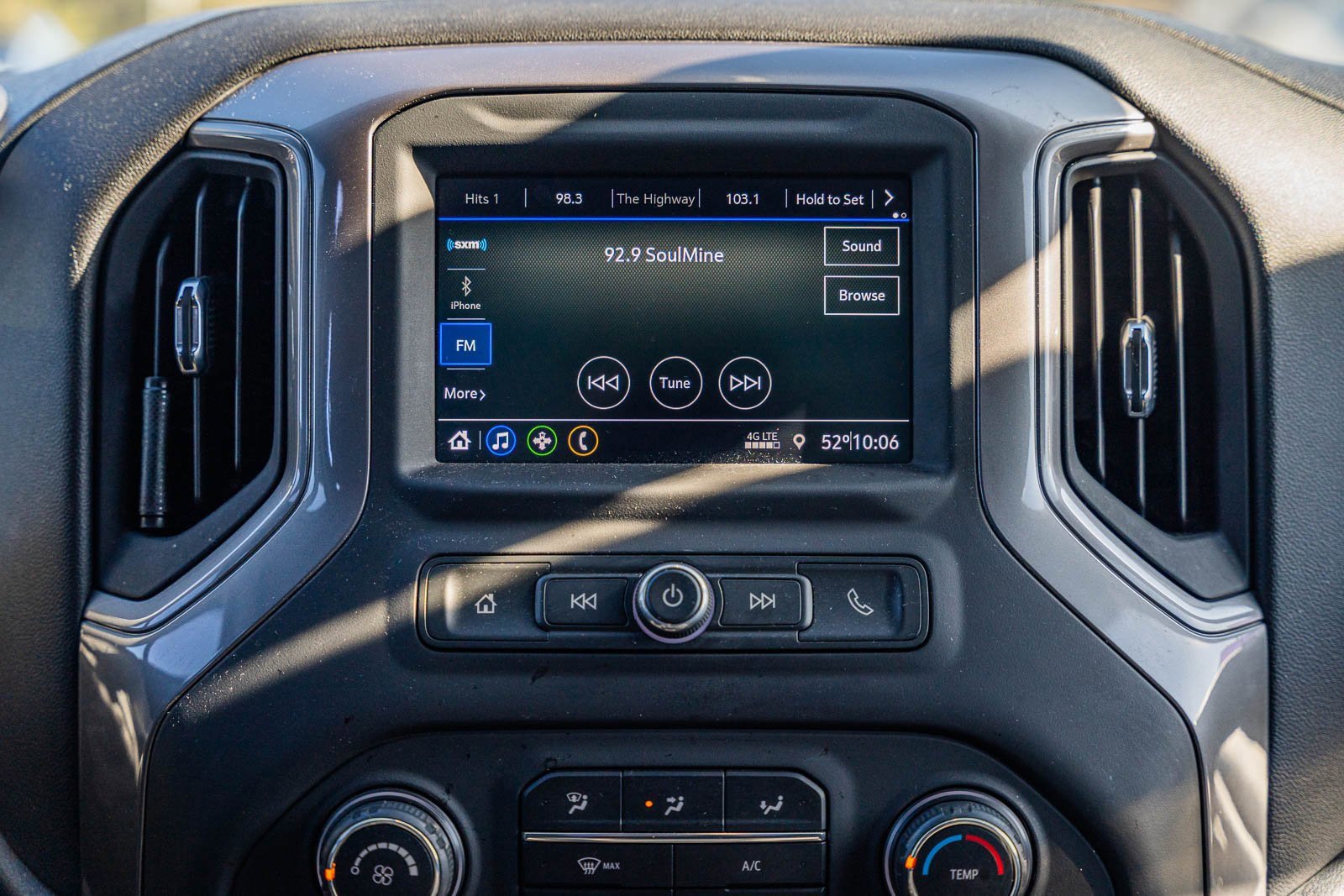 Used 2020 Chevrolet Silverado 1500 Custom w/ Custom Value Package image 34