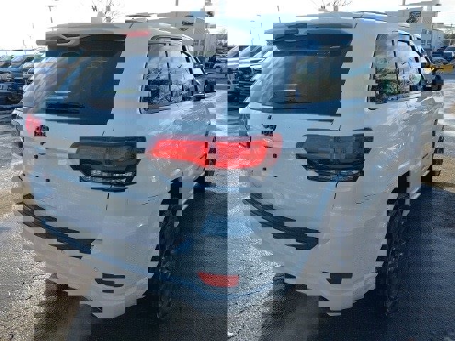 Used 2017 Jeep Grand Cherokee Altitude image 8