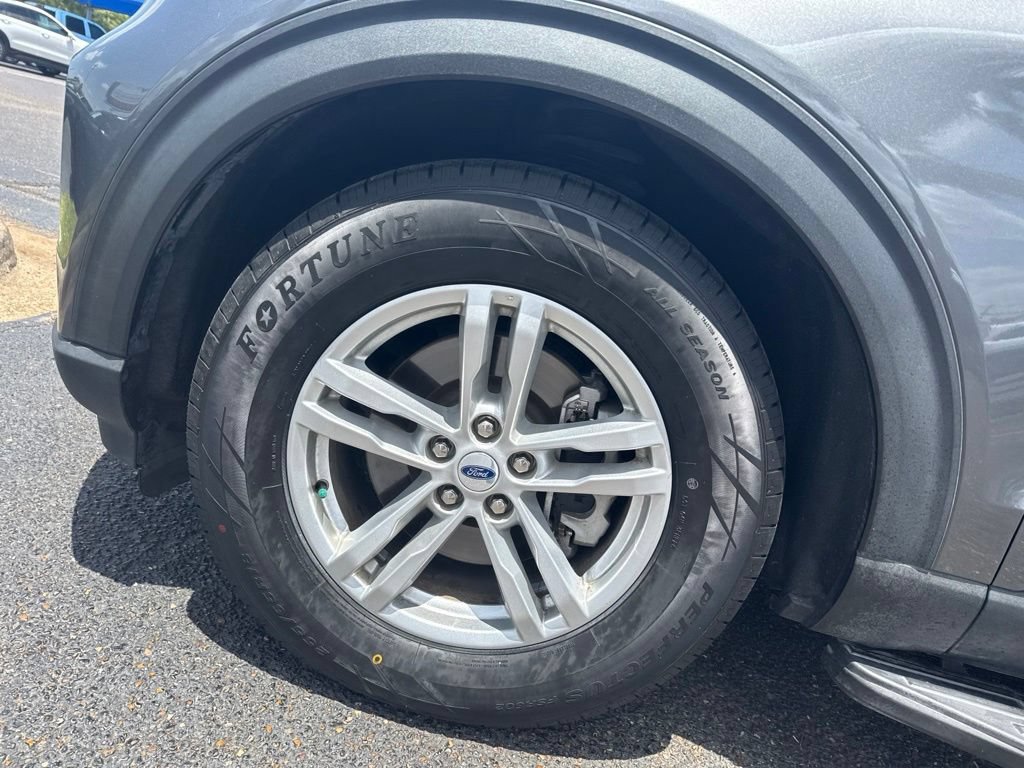 Certified 2023 Ford Explorer XLT RWD image 11