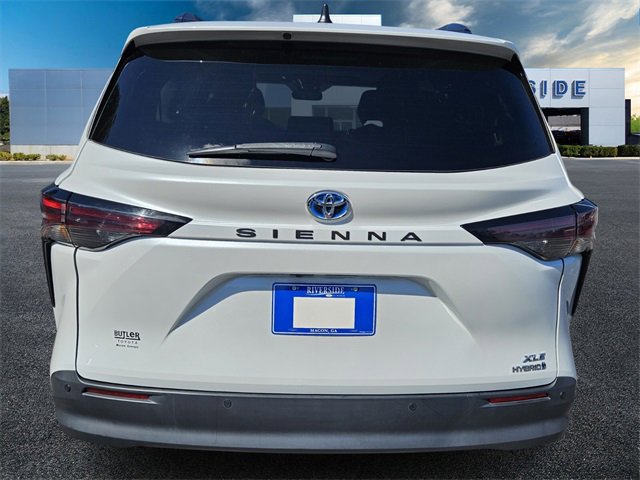 Used 2023 Toyota Sienna XLE image 6