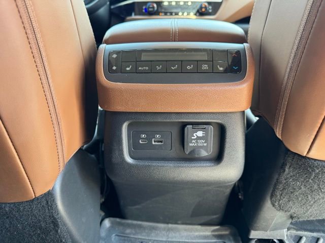 Used 2023 Nissan Pathfinder Platinum AWD/4WD image 18