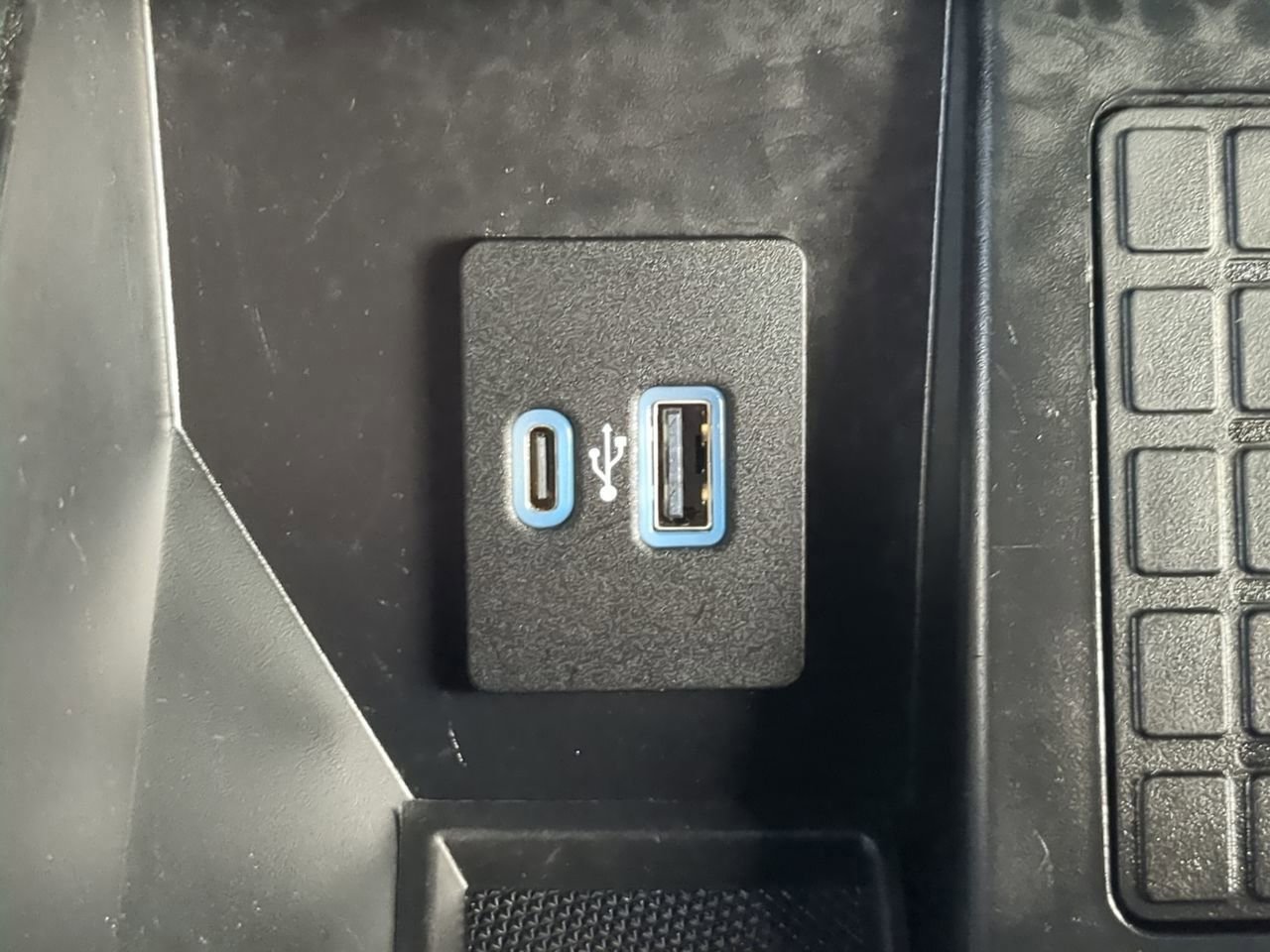 Certified 2023 Ford F150 Lightning Lariat w/ Max Trailer Tow Package image 22