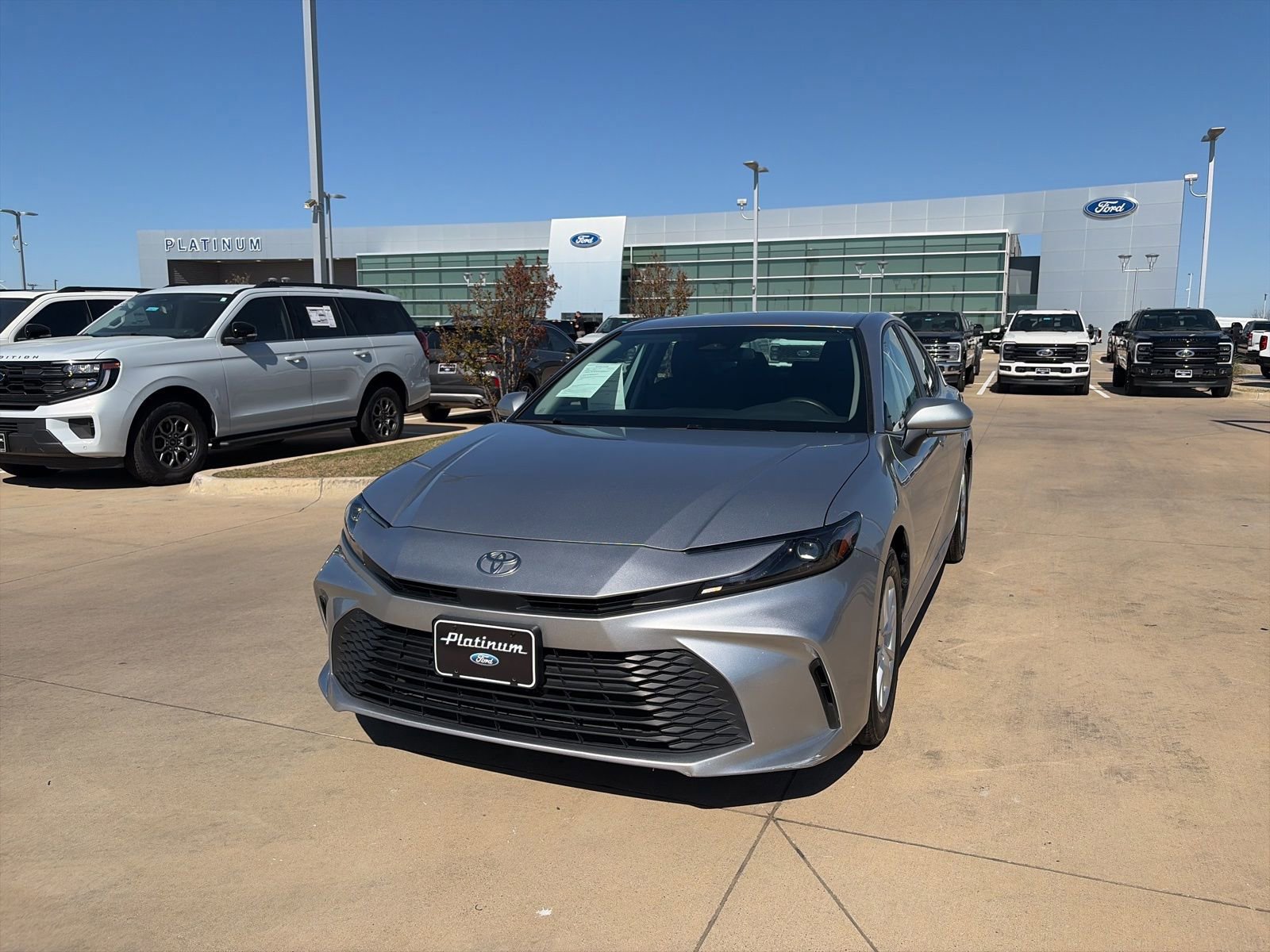 Used 2025 Toyota Camry LE image 2