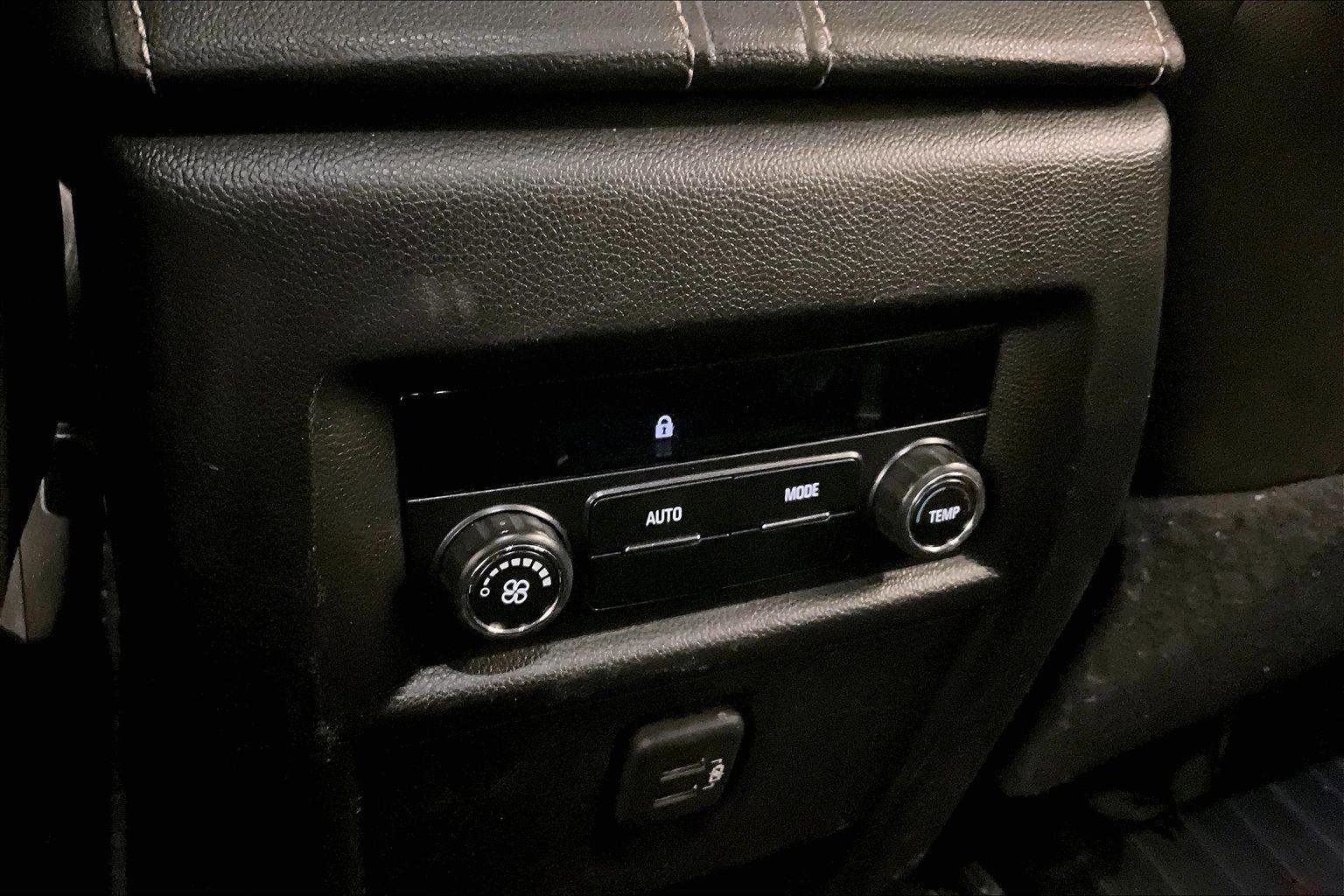 Used 2019 Chevrolet Traverse LT image 32