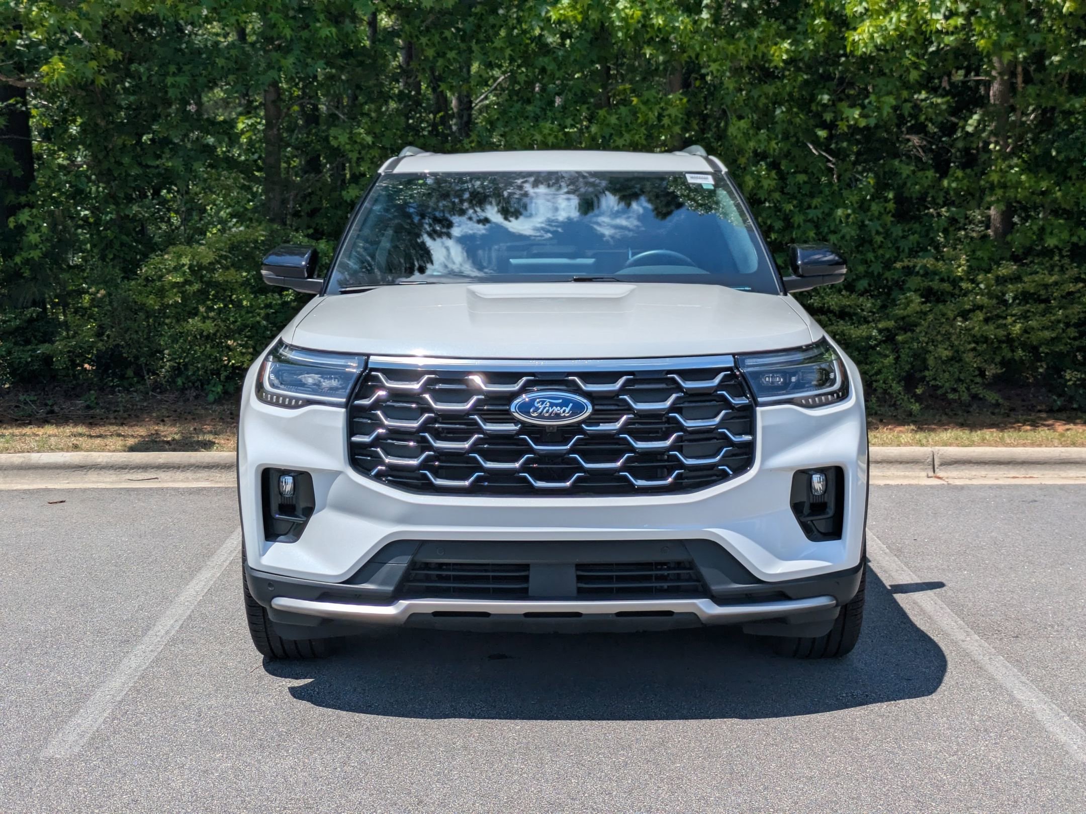 Certified 2025 Ford Explorer Platinum w/ Ultimate Package AWD/4WD image 7