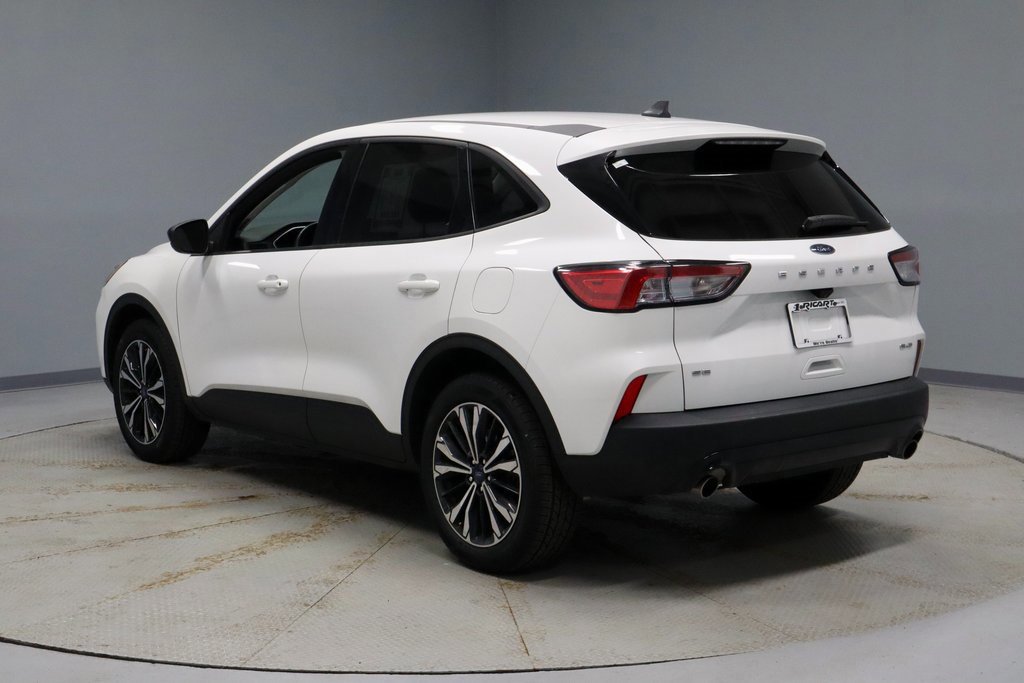 Certified 2022 Ford Escape SE w/ SE Sport Appearance Package image 3