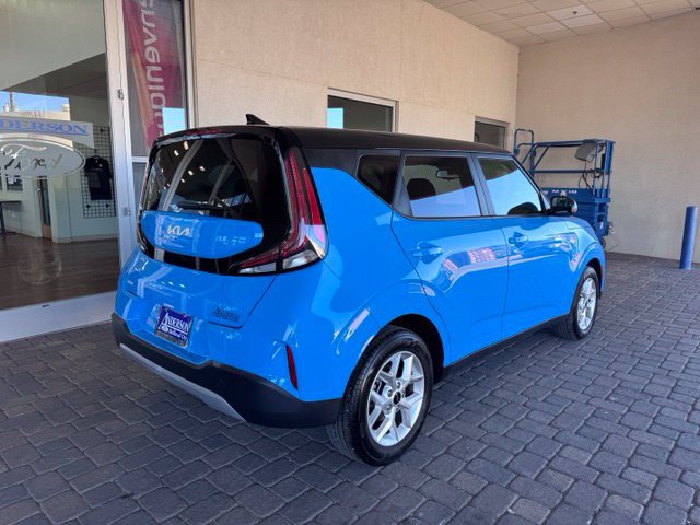 Used 2025 Kia Soul S FWD image 5
