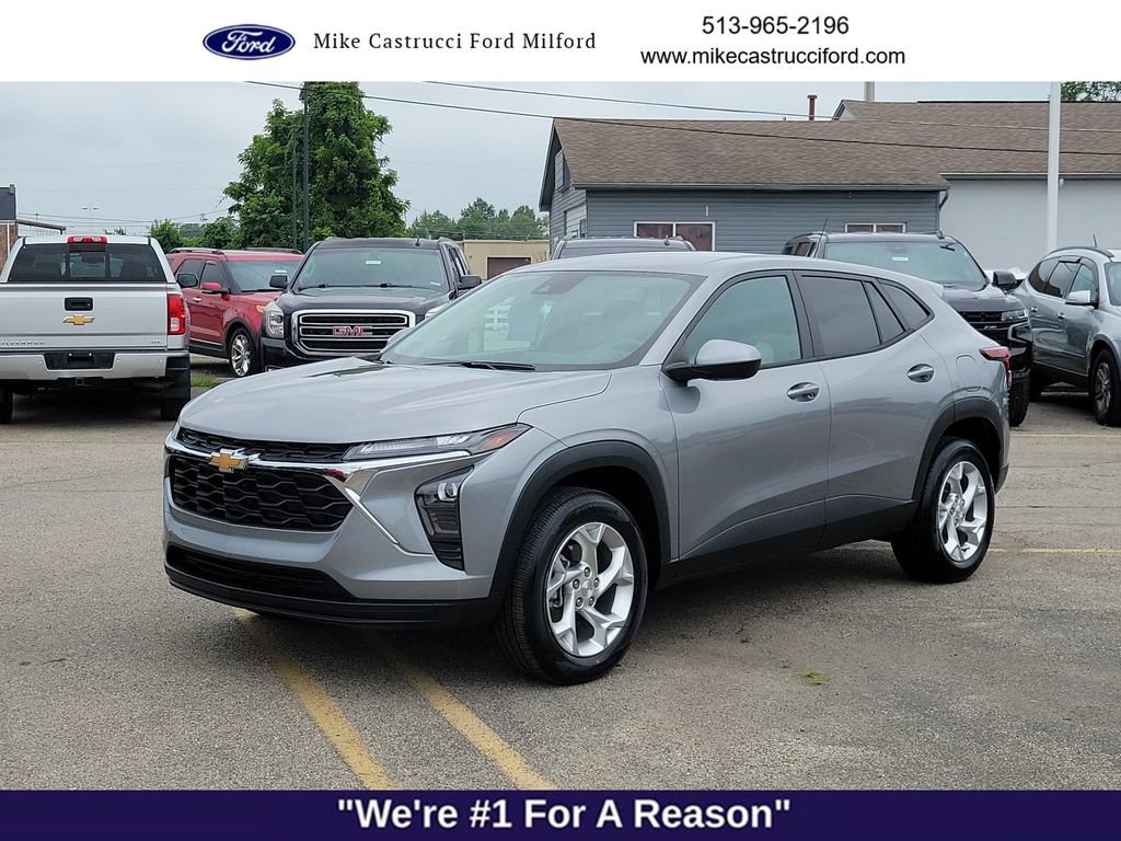 Used 2024 Chevrolet Trax LS w/ LS Convenience Package FWD video 1