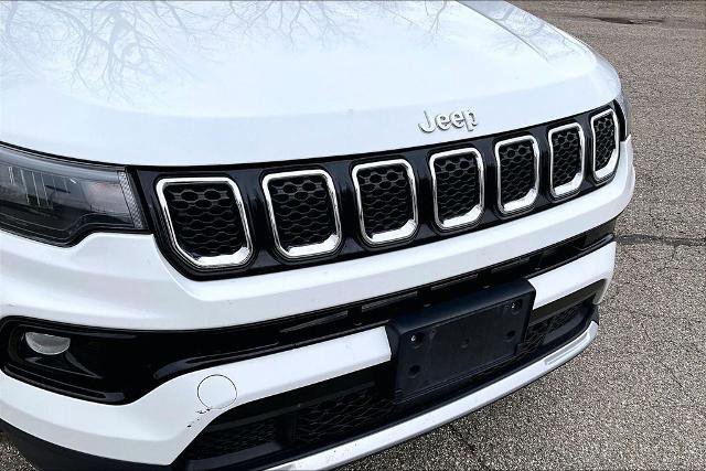 Used 2023 Jeep Compass Limited image 27
