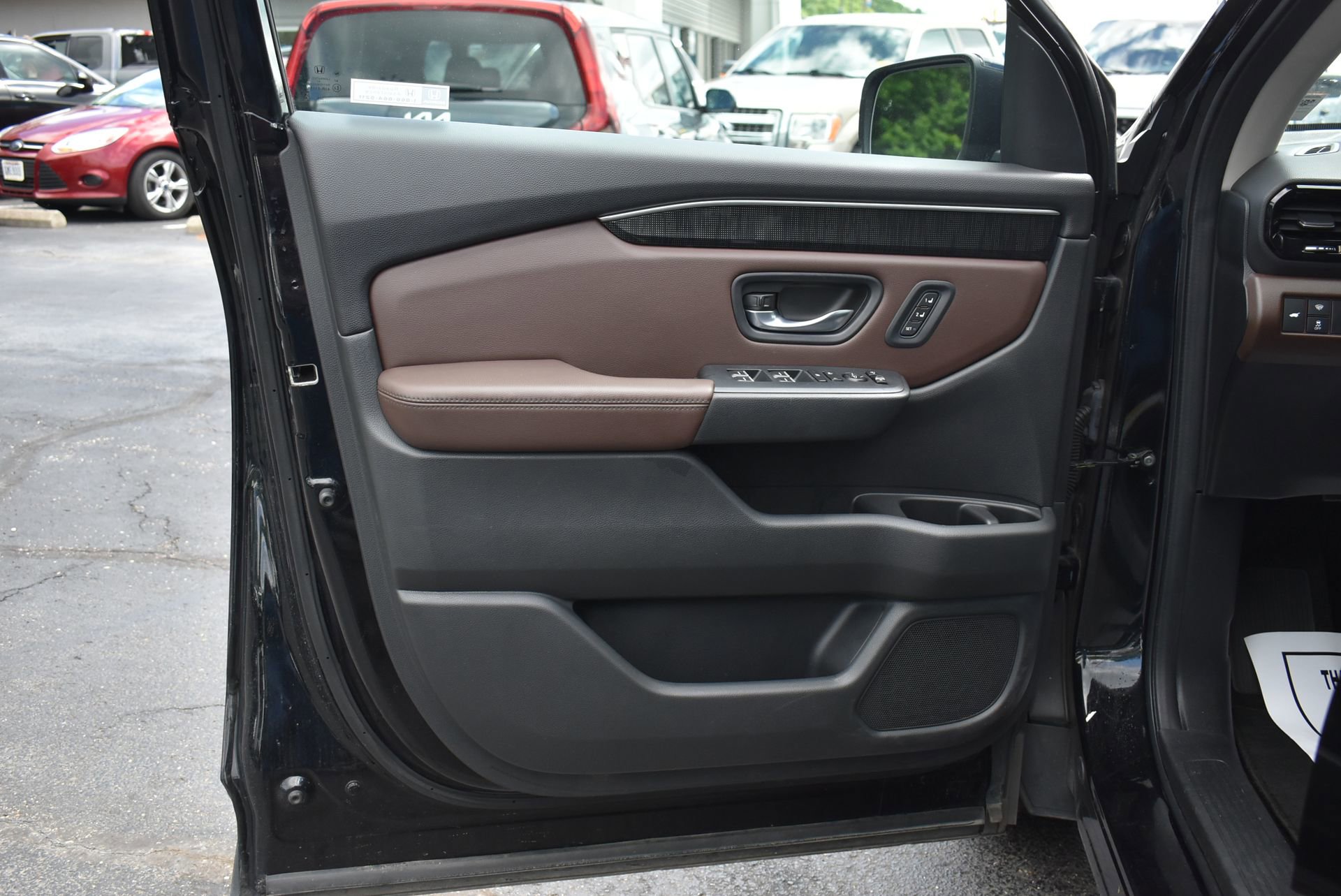 Used 2023 Honda Pilot Elite image 12