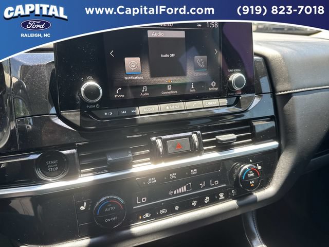 Used 2025 Nissan Pathfinder SV FWD image 26