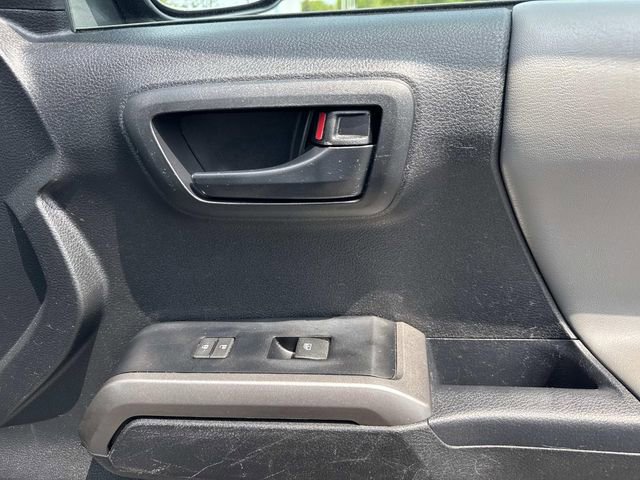 Used 2023 Toyota Tacoma SR5 w/ SR5 Appearance Package RWD image 14