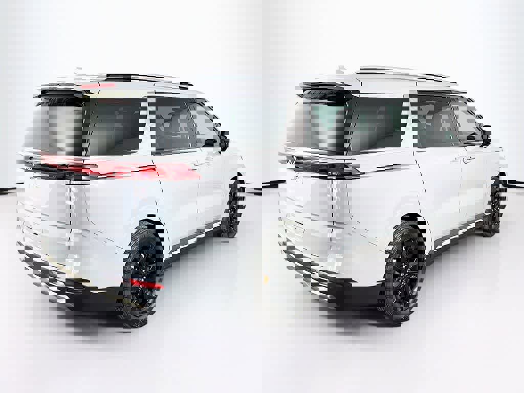 Used 2023 Kia Carnival SX Prestige image 5