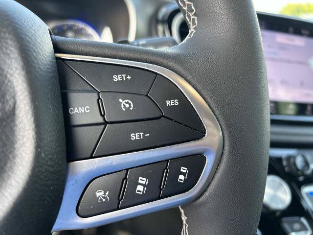 Used 2025 Chrysler Pacifica Select FWD image 20