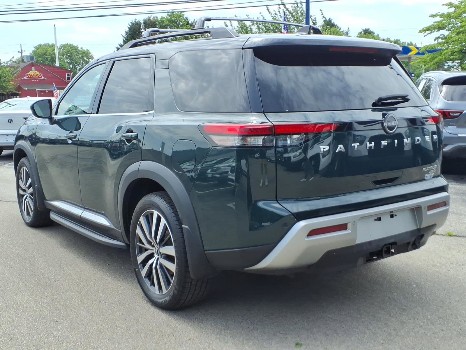 Used 2022 Nissan Pathfinder Platinum w/ Lighting Package (N93) AWD/4WD image 5