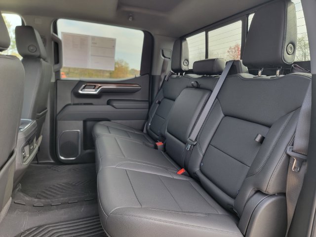 Used 2024 Chevrolet Silverado 1500 LT Trail Boss w/ Convenience Package II AWD/4WD image 20