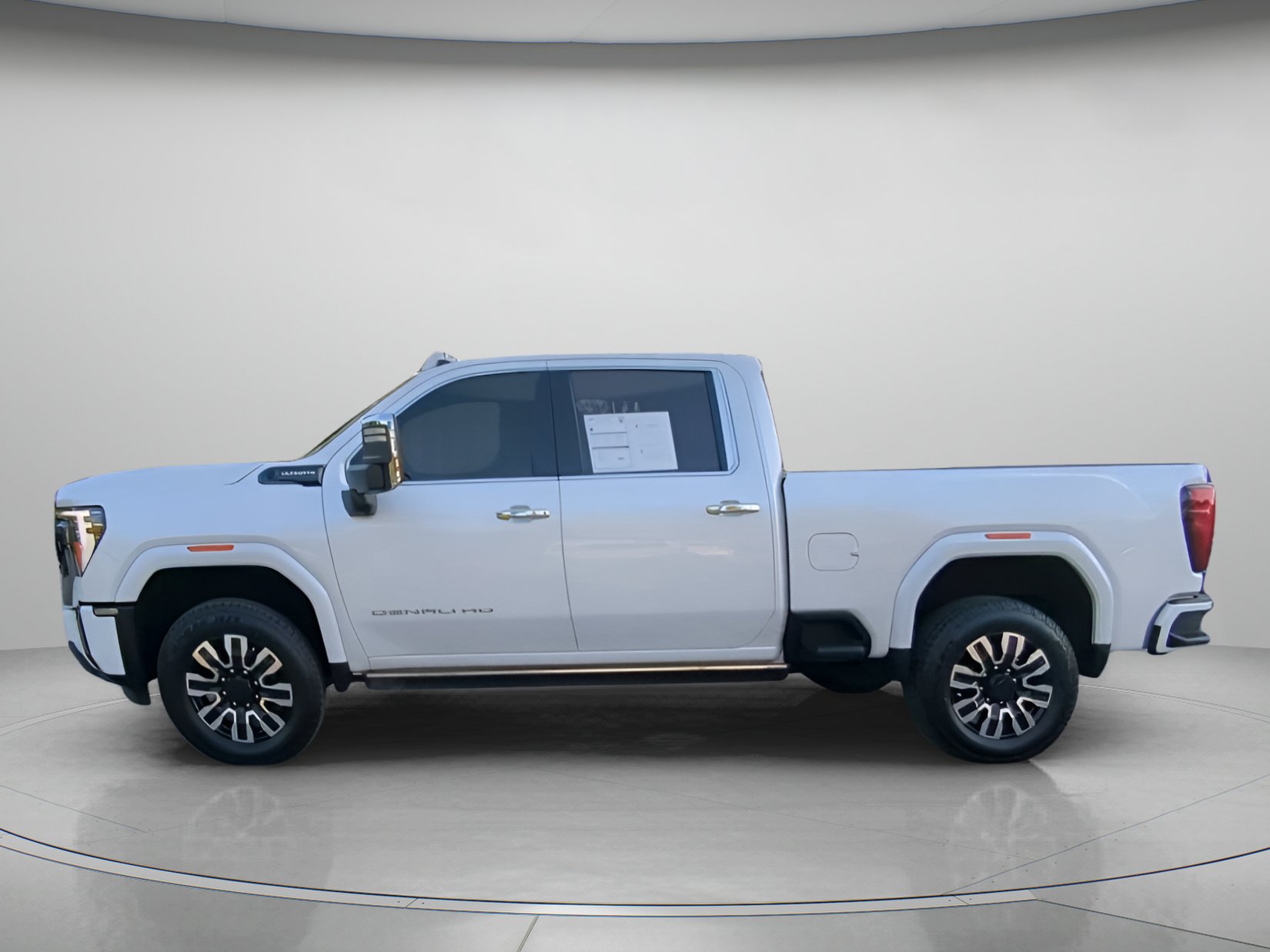 Used 2024 GMC Sierra 2500 Denali Ultimate AWD/4WD image 16