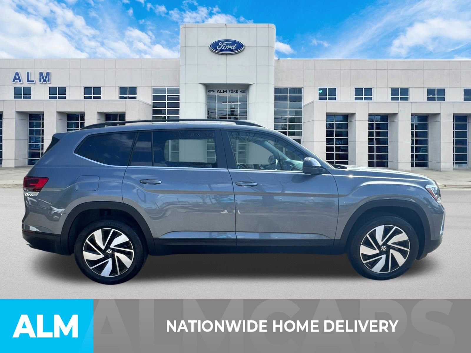 Used 2025 Volkswagen Atlas SE FWD image 4