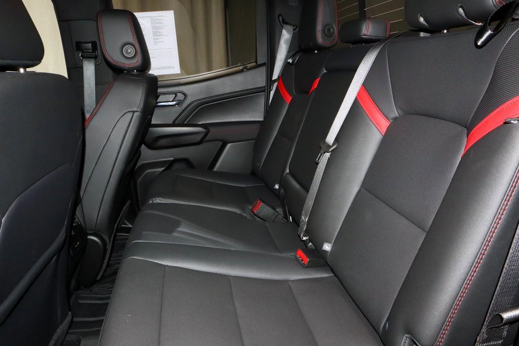 Used 2026 Chevrolet Colorado Z71 w/ Technology Package image 24