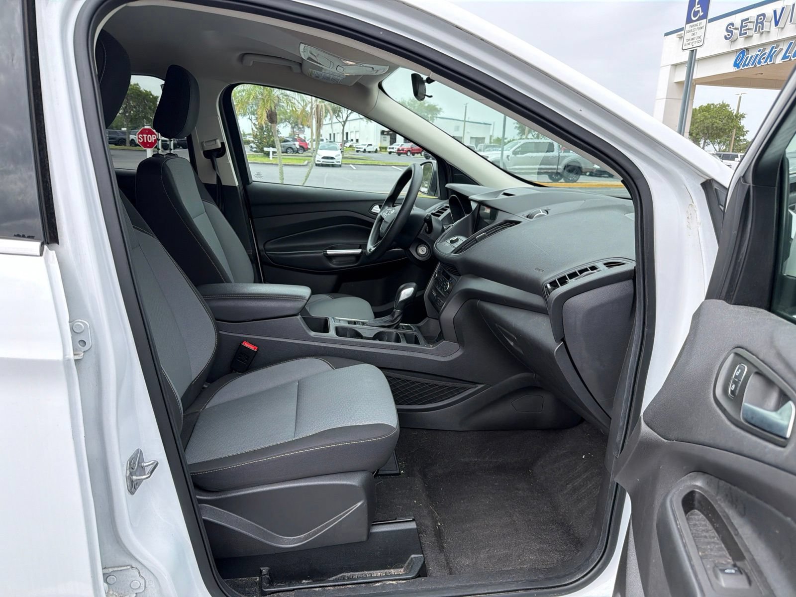 Certified 2018 Ford Escape SE w/ SE Sync 3 Package AWD/4WD image 8