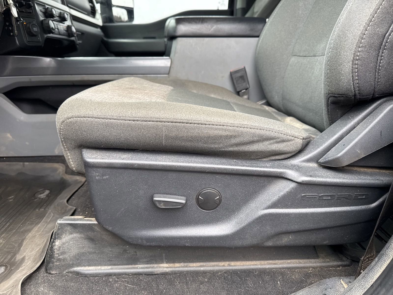 Certified 2024 Ford F350 XLT w/ 360-Degree Camera Package image 34