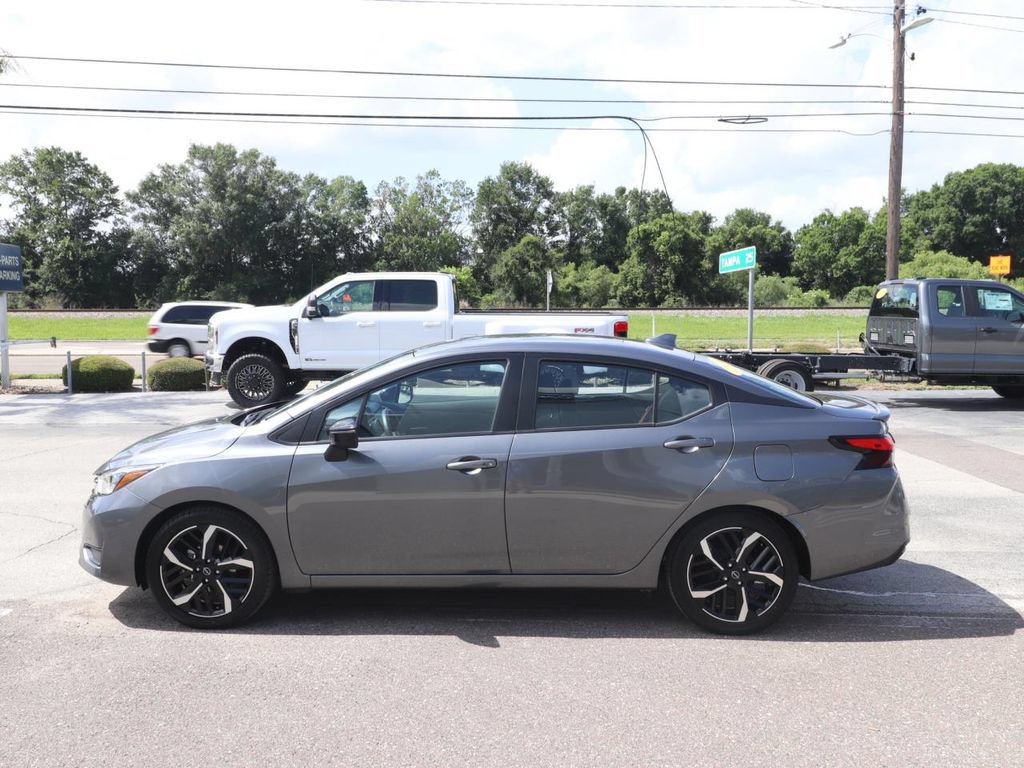 Used 2024 Nissan Versa SR FWD image 5