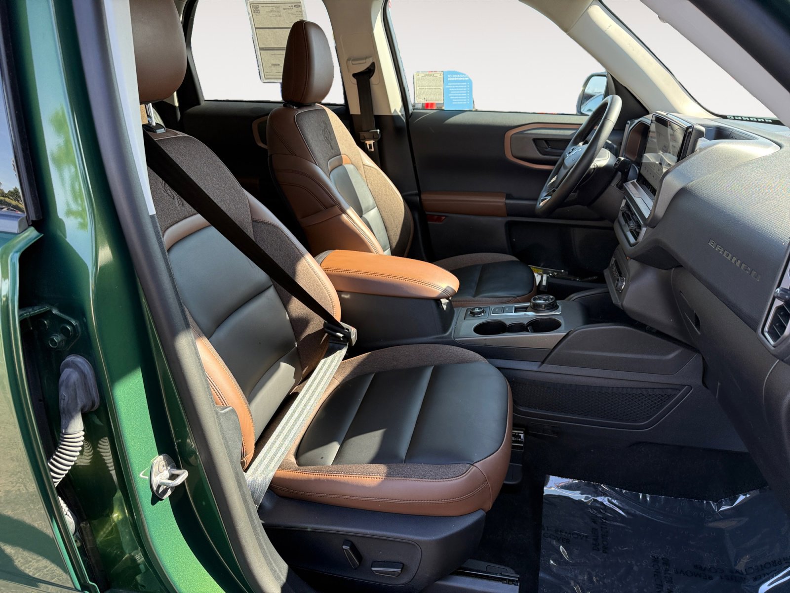 Certified 2025 Ford Bronco Sport Outer Banks w/ Outer Banks Tech Package+ AWD/4WD image 19
