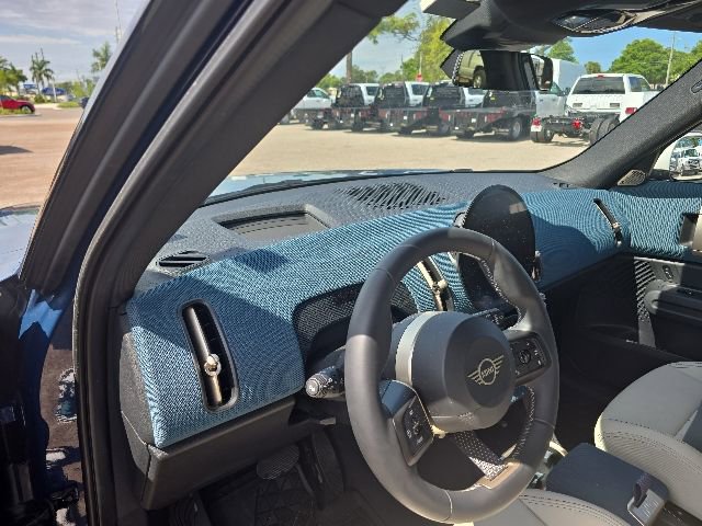 Used 2025 MINI Cooper Countryman S w/ Comfort Package Max AWD/4WD image 9