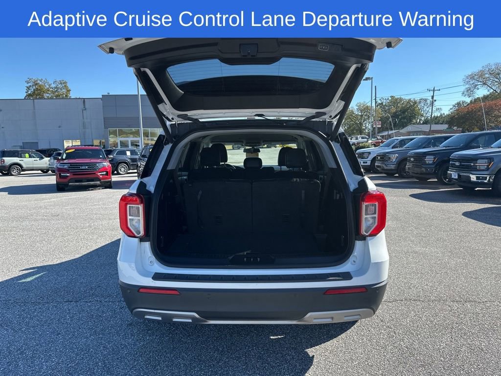 Certified 2022 Ford Explorer XLT w/ Equipment Group 202A image 6