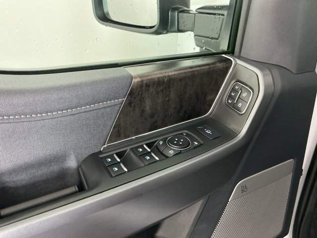 Certified 2025 Ford F350 Lariat w/ Black Appearance Package image 16