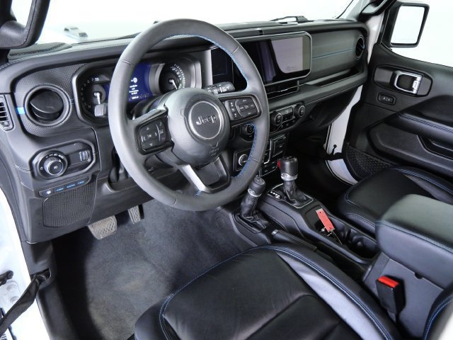 Used 2024 Jeep Wrangler Unlimited Rubicon 4xe AWD/4WD image 3